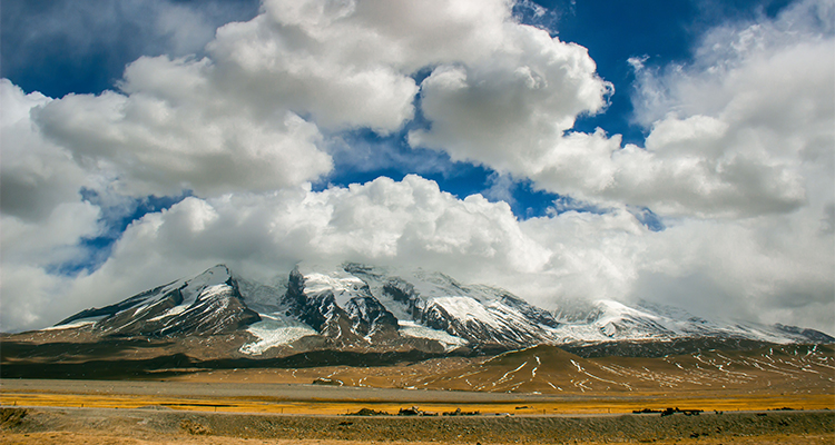 新疆旅游喀什古城赛里木湖独库公路慕士塔格峰4号冰川南疆沙漠9天8晚纯玩小团