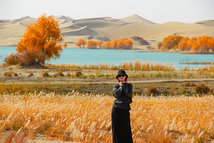 新疆旅游南疆罗布人村寨塔里木胡杨林博斯腾湖纯玩4天3晚跟团游